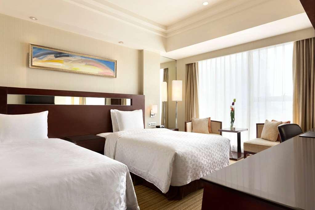 Hotel Ramada Plaza Lianyungang Zimmer foto